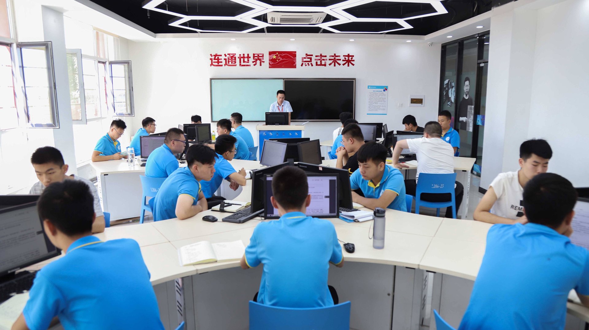 站群系统：电商时代的高效利器